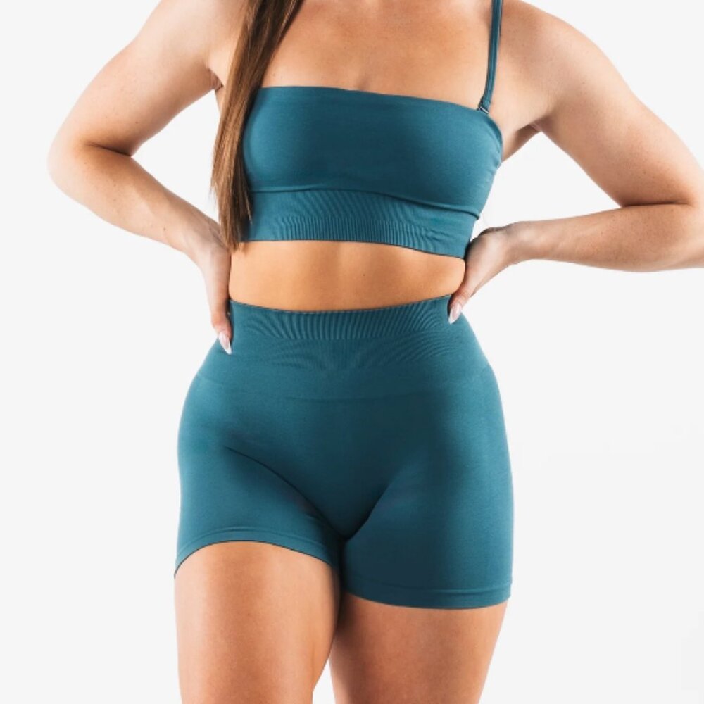 ALPHALETE -Amplify Gravity Short - COLOR Titan - SIZE LARGE